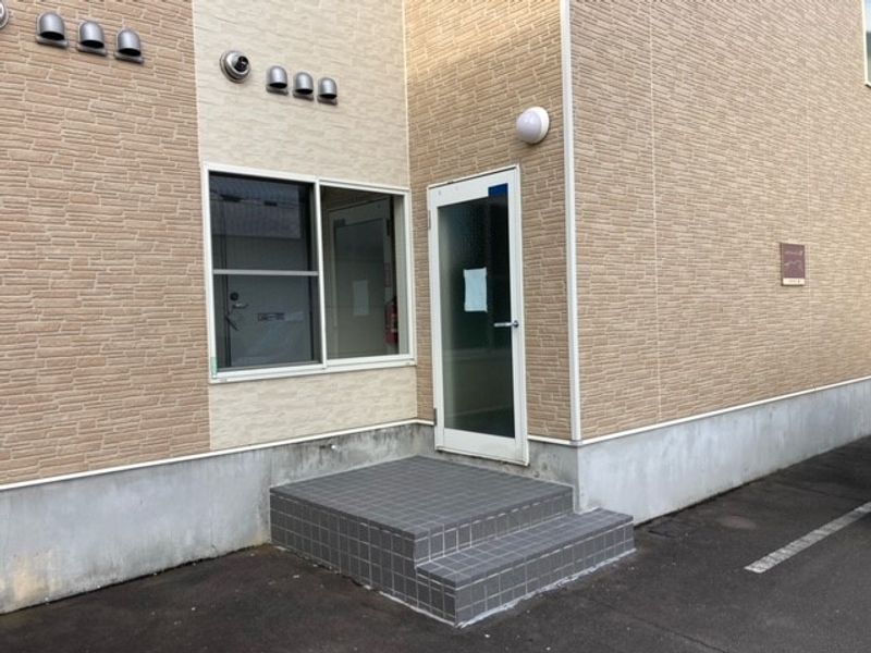 レオパレス道 エントランス