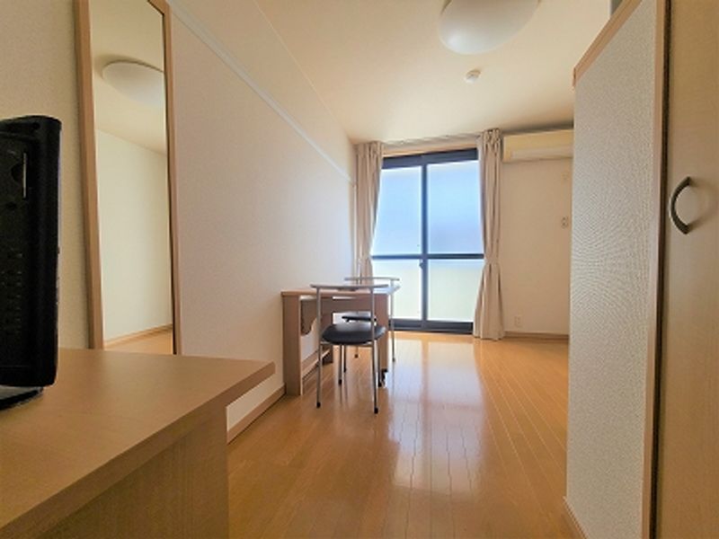 レオパレス庄内 居間