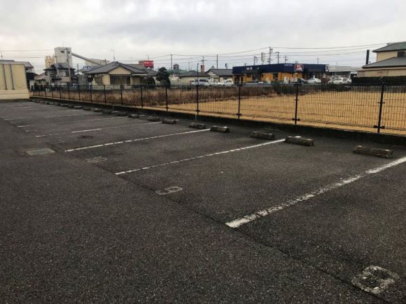 レオネクストグラシューズ 駐車場