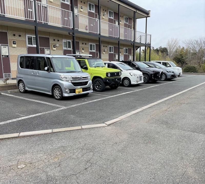 レオパレスＪＵＮⅠ 駐車場