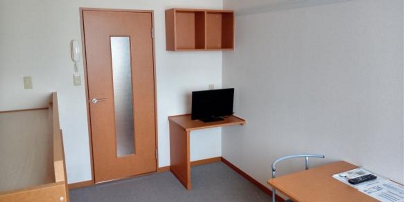 レオパレス青葉 居間