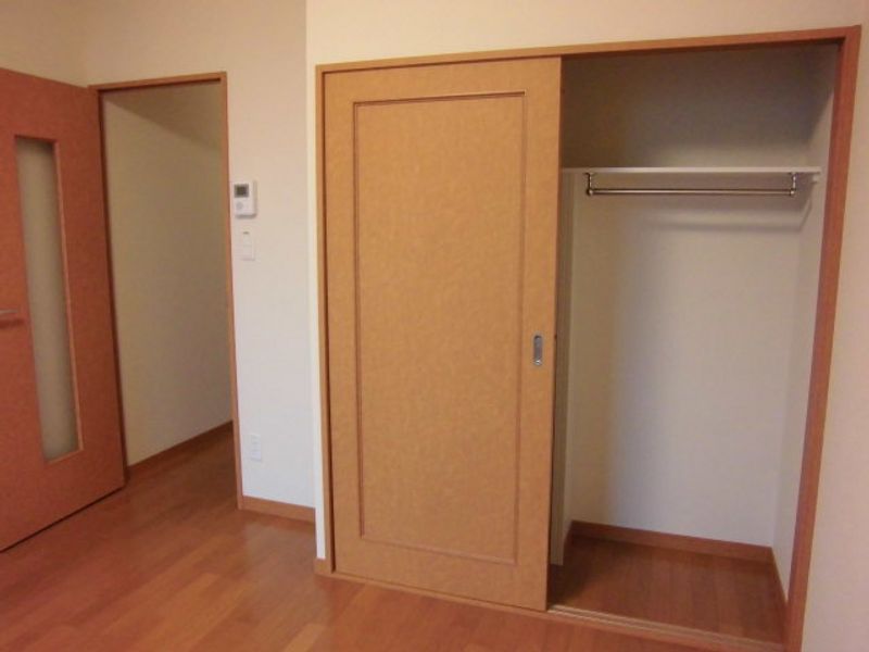 レオパレスランド諸岡 収納