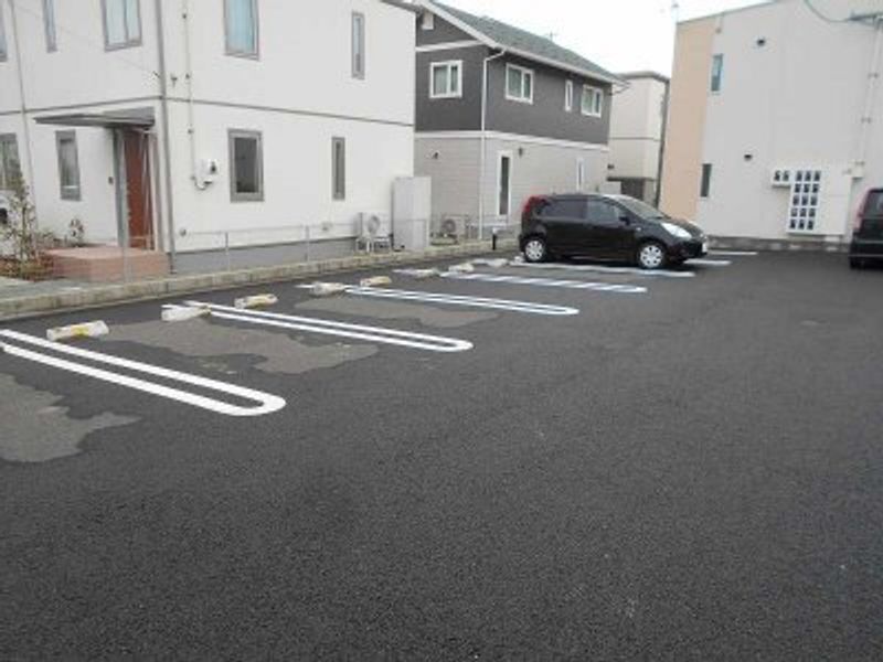 レオネクストＴＫ 駐車場