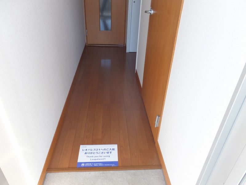 レオパレスアロマ赤坂Ⅱ 玄関