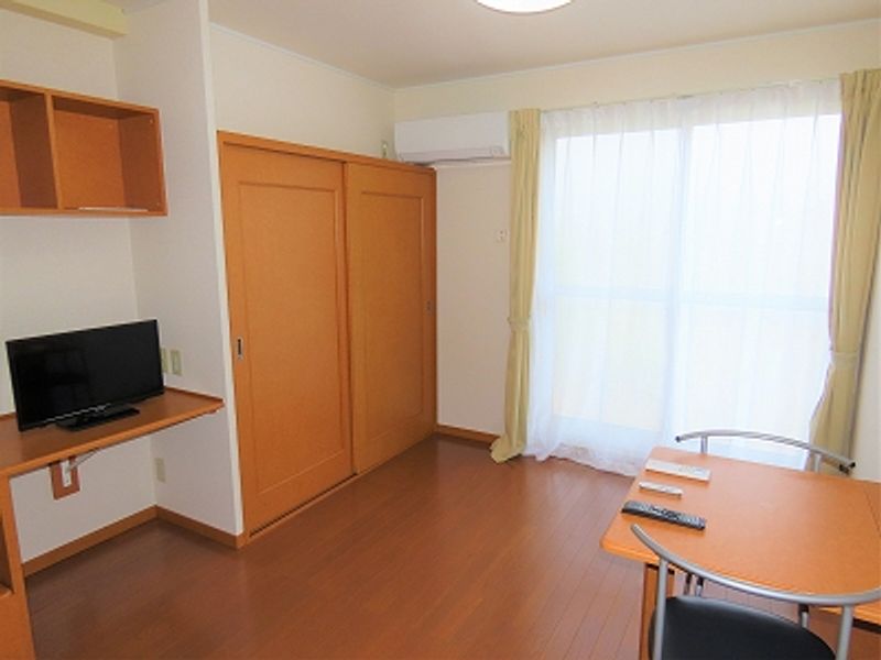 レオパレスエバーグリーン 居間