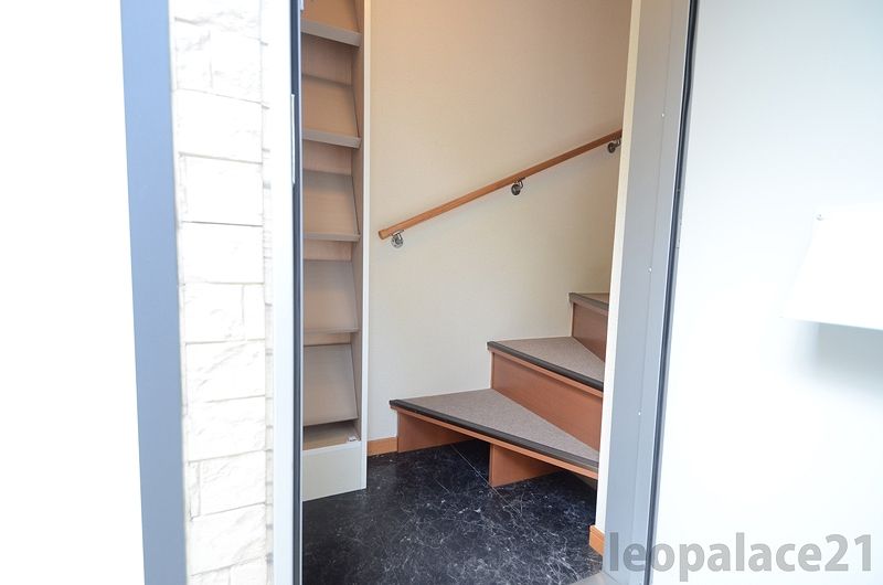 leopalace Studio M Hino Lối vào