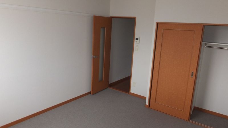 レオパレスひまわり下井沢 寝室