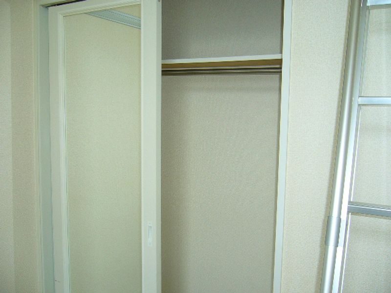 レオパレス中央 収納