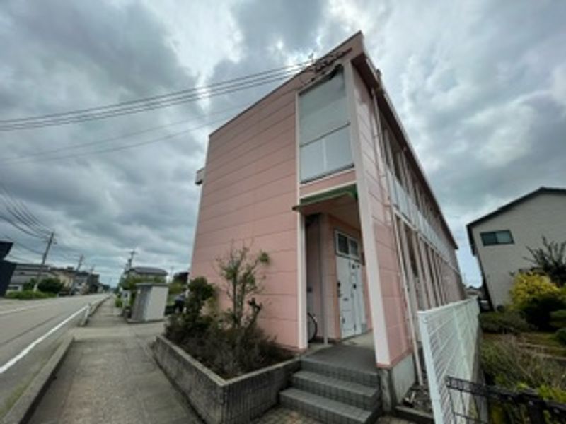 レオパレスブルージュ 外観