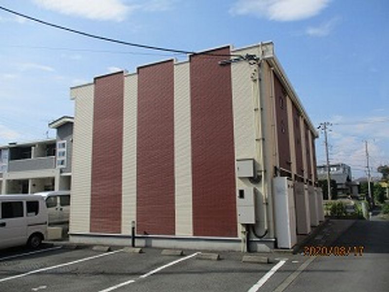 レオネクストミニエール 駐車場