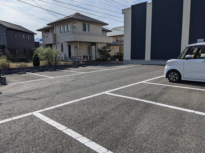 レオネクストシャイン　Ｊ 駐車場
