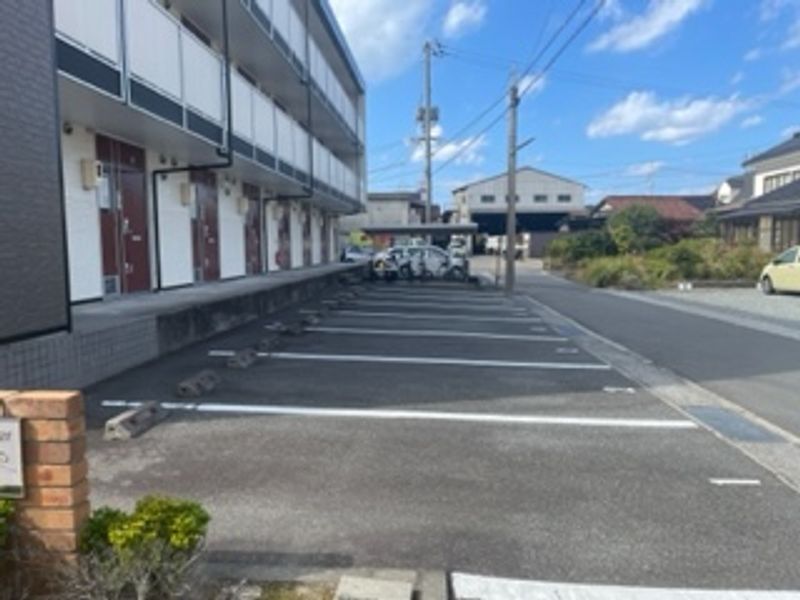 レオパレス朝日 駐車場