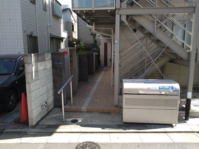 レオネクスト貞和 エントランス