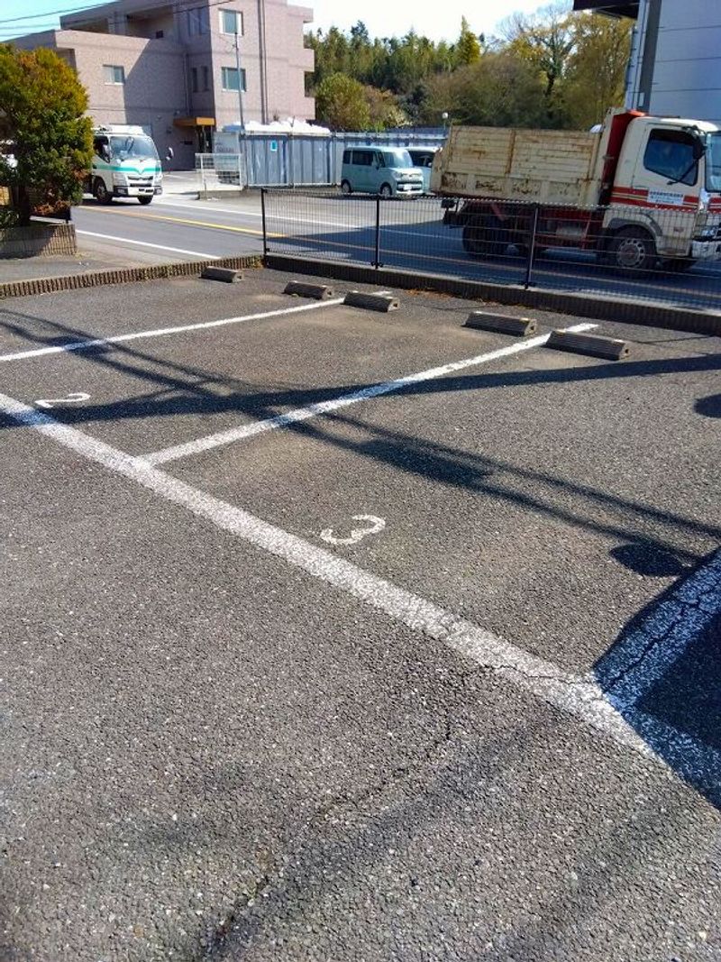 レオパレスＭＡモール 駐車場