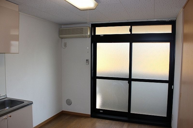 レオパレスクレール 居間