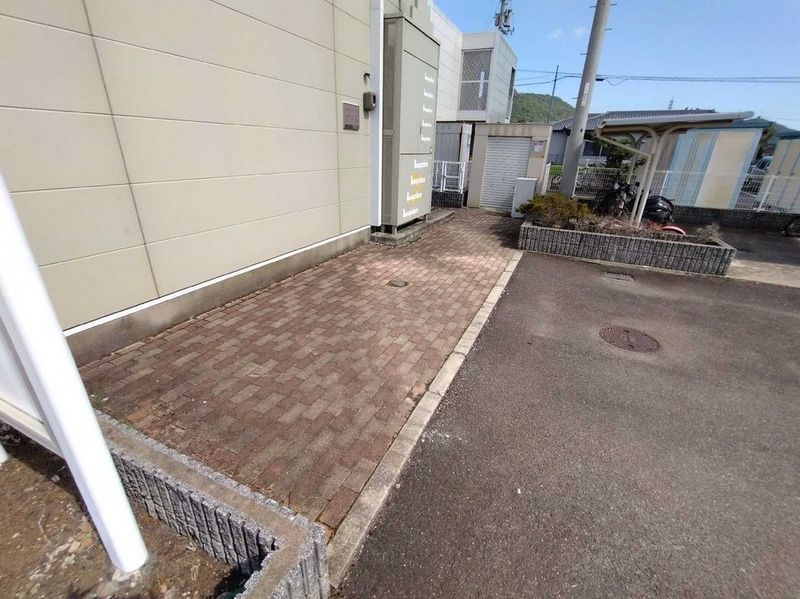 レオパレスボヌール エントランス