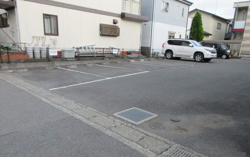 レオパレス大樹 駐車場