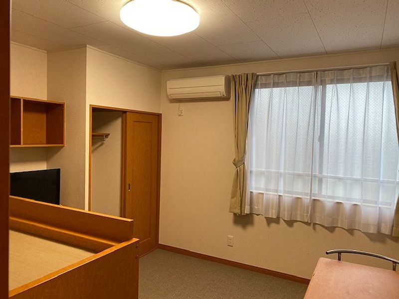 レオパレスアインヒルズ 居間