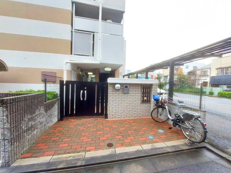 レオパレス高円寺南 エントランス