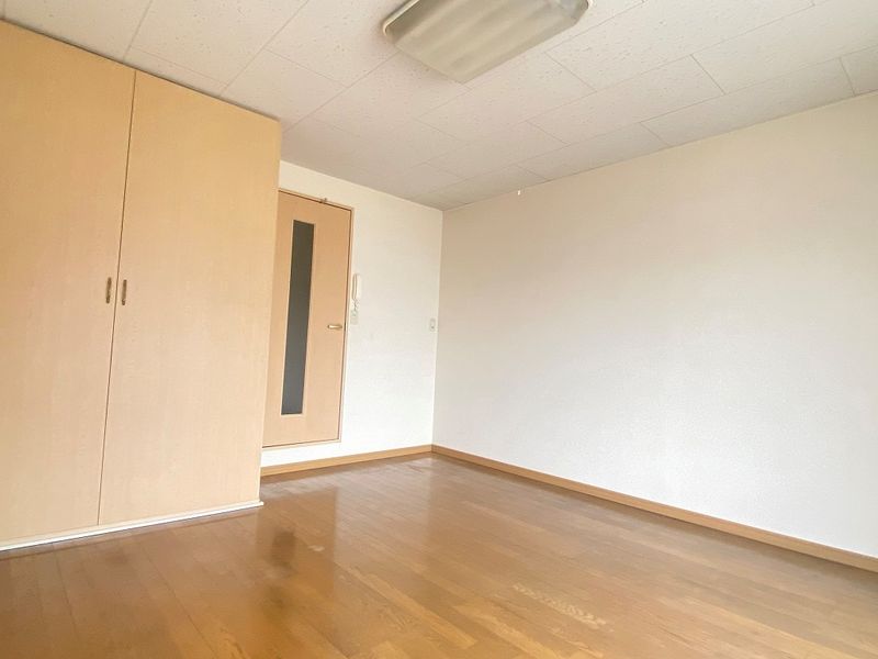 レオパレスホワイエⅡ 居間