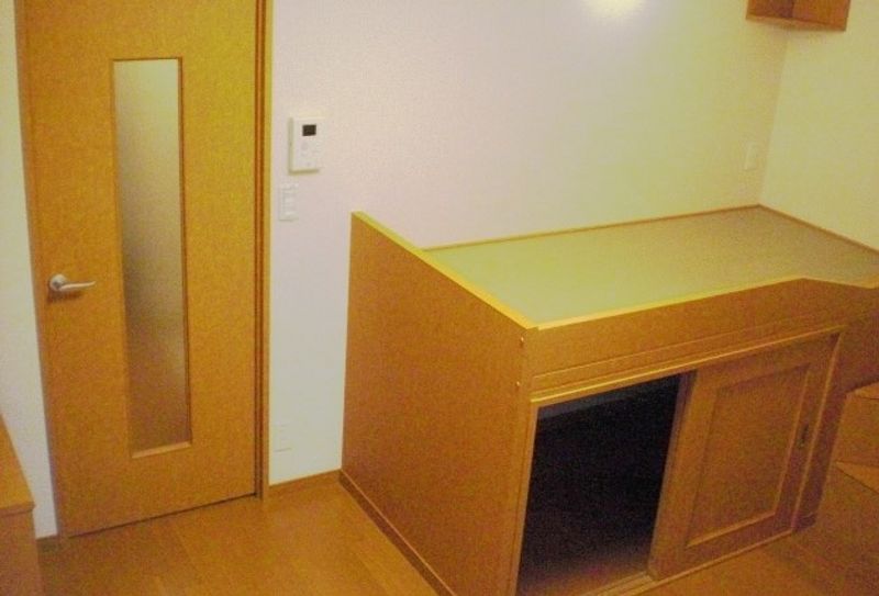 レオパレスエブリシン 居間