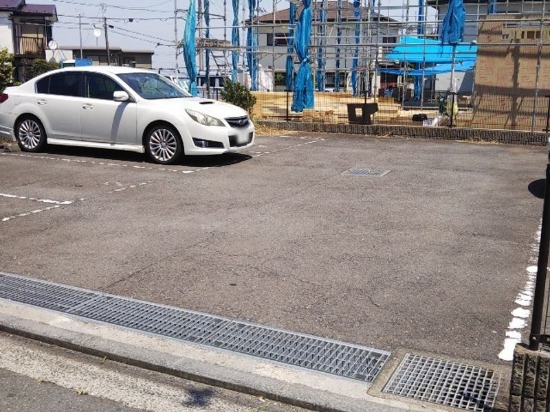 レオパレス新吉田シティーハウス 駐車場