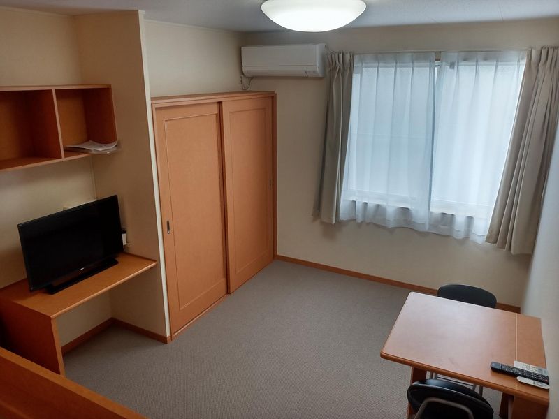 レオパレス宮城郷 居間