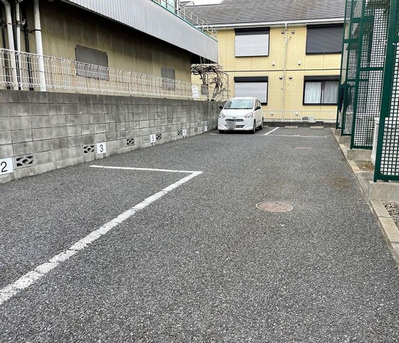 レオパレスアルカンシェル 駐車場