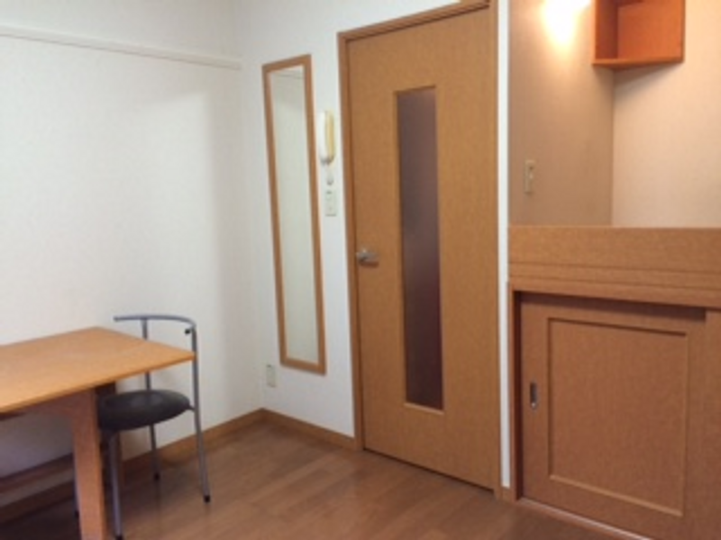 レオパレスコンフォールＫ 居間