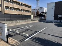 クレイノ中野 駐車場
