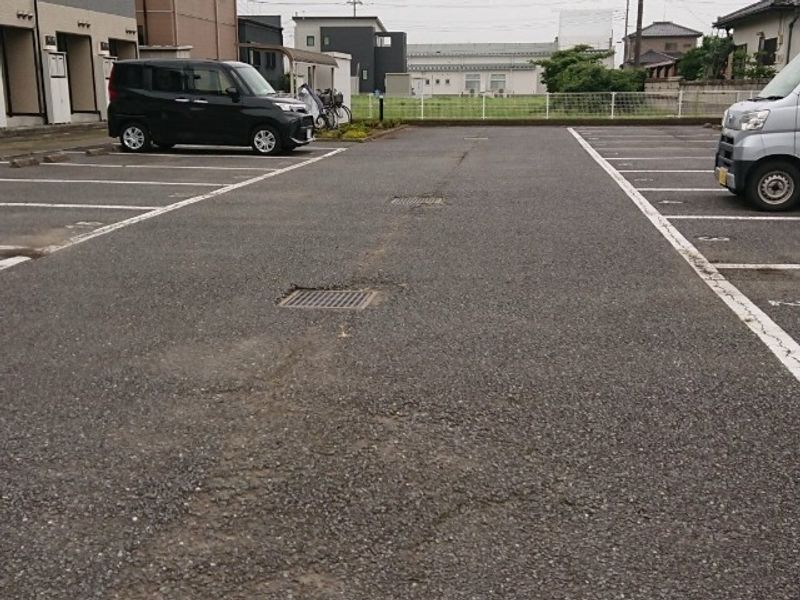 レオパレスイル　クオーレ 駐車場