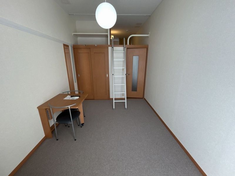 レオパレスグランドパレス春日部 居間
