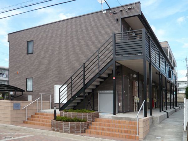 Bên ngoài LEONEXT Mariposa II