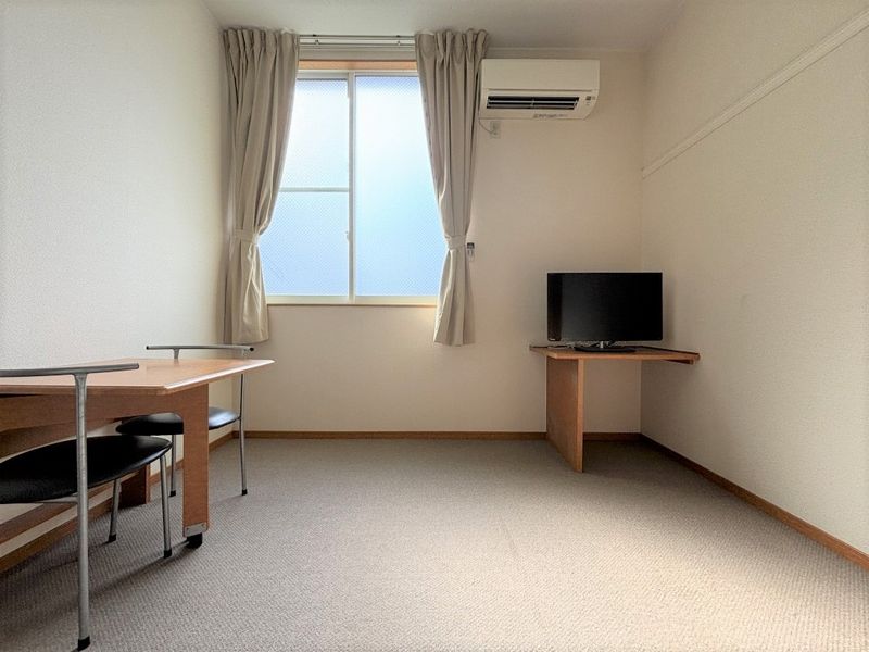 レオパレス新橋 居間