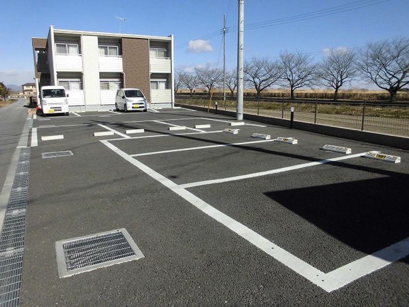 クレイノ青空 駐車場