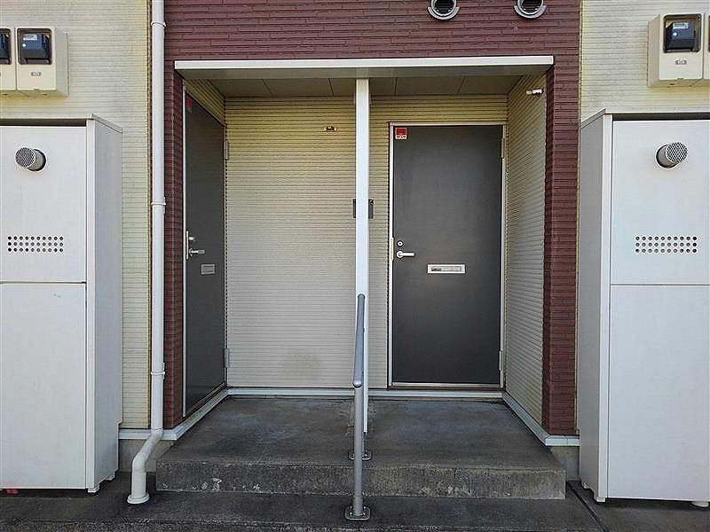 LEONEXT Scarlet Entrance