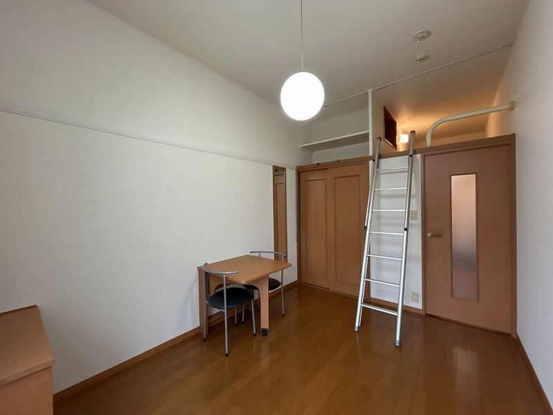 レオパレスホムラ 居間