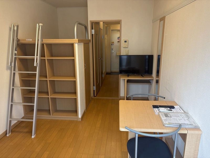 レオパレスハーモニー蕨 居間