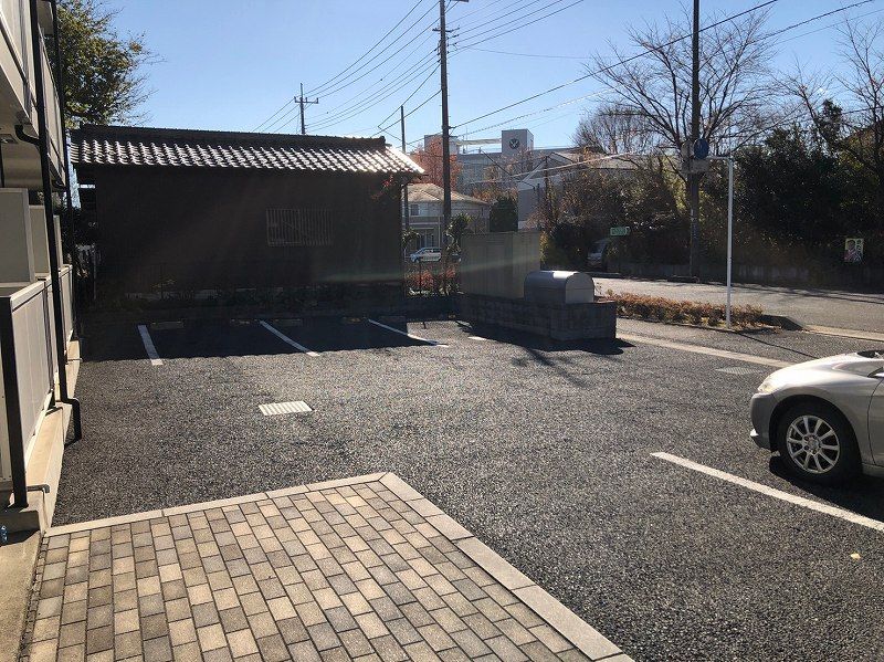 レオパレスサニーコート 駐車場