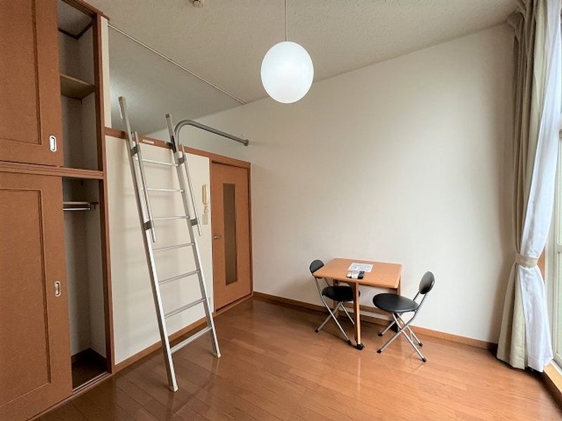 レオパレスマイス 寝室