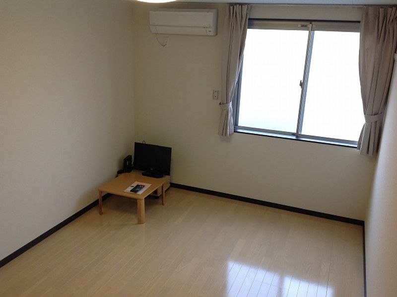 レオネクストフェリーチェ１号館 居間