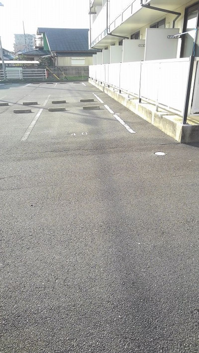 レオパレス八幡Ⅰ 駐車場