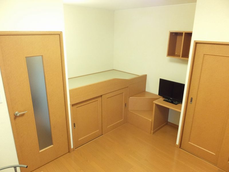レオパレスガーベラ 居間