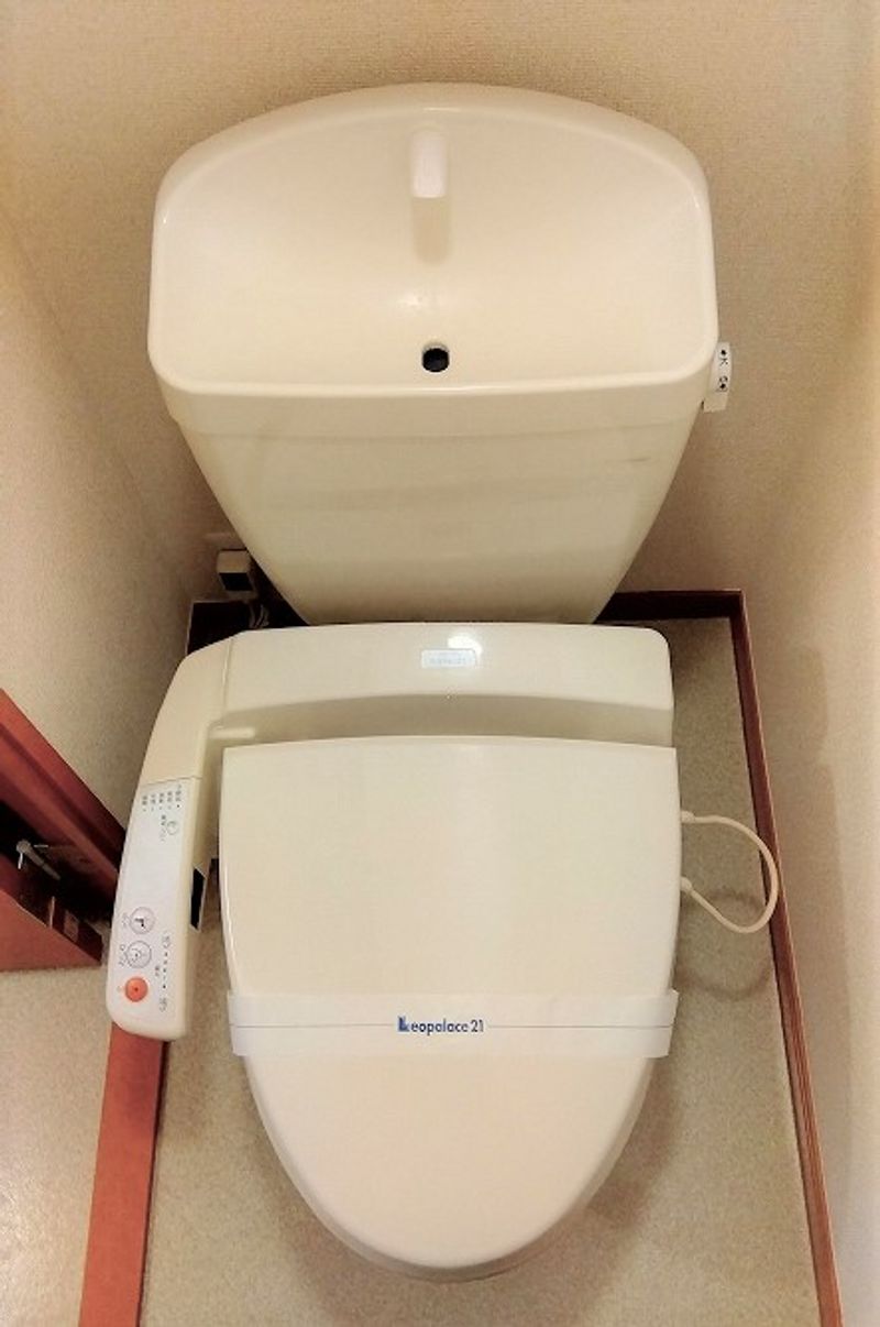 レオパレスラーク トイレ