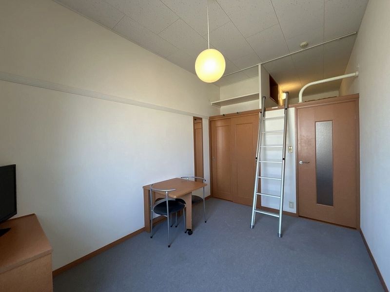 レオパレス風の丘 居間