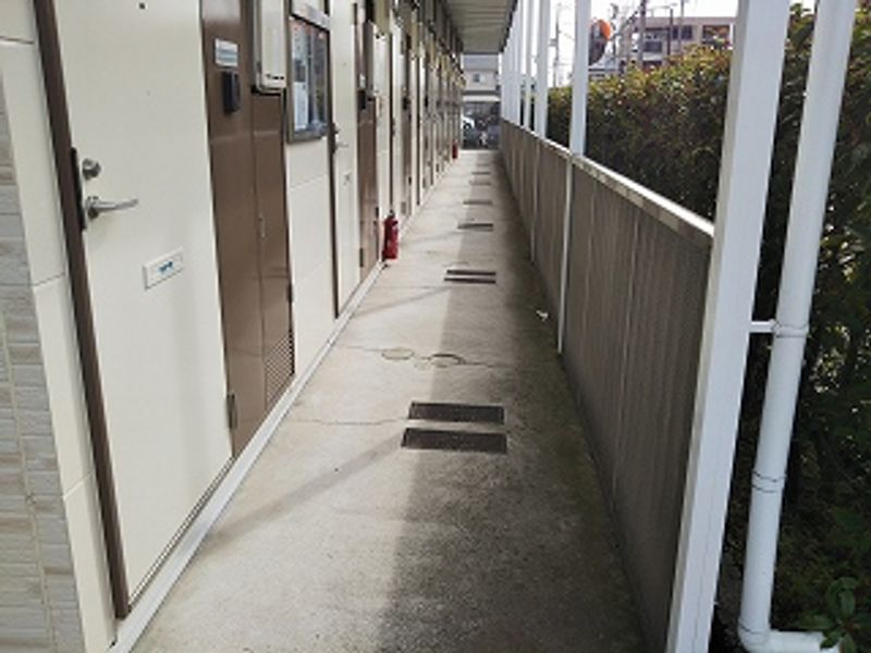 レオパレスファーストプラザ 玄関