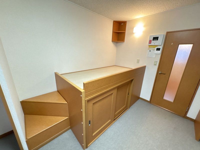 レオパレスウィステリア 寝室