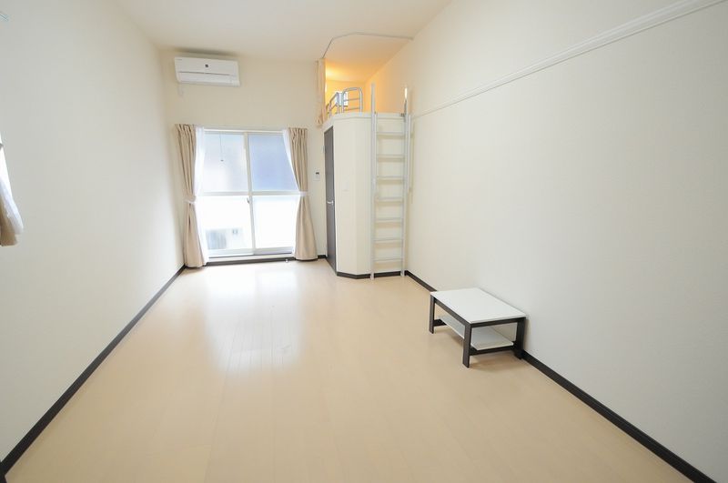 レオネクスト本荘 居間