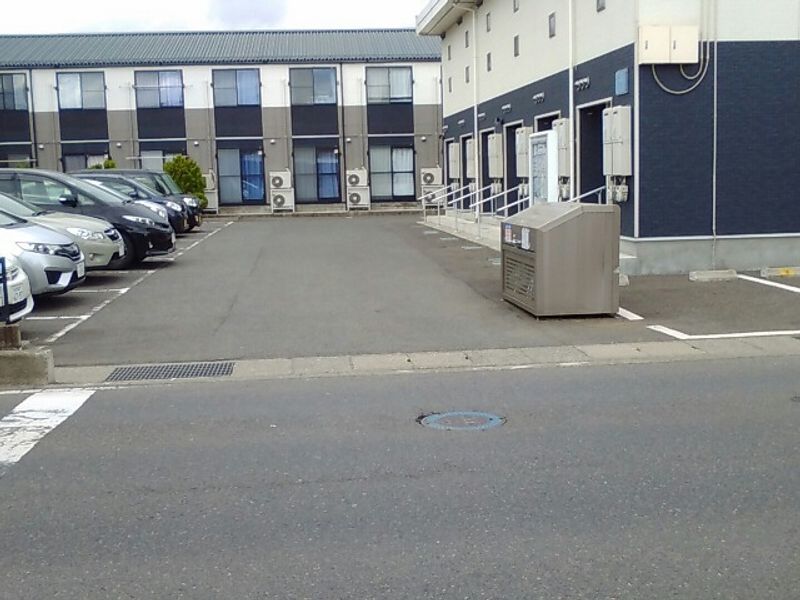 レオネクストしんどう 駐車場