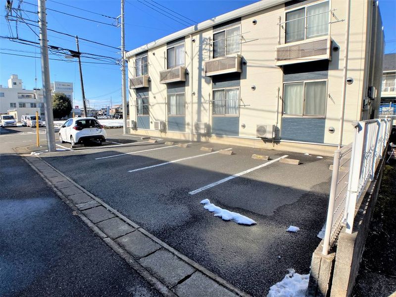 レオネクストサニーハイム泉台 駐車場